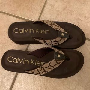 CALVIN KLEIN brown flip flops brand new!